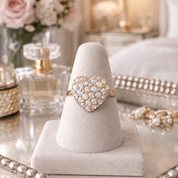 Jewelry - Chunky AB Acrylic Crystal Heart Ring - Pre-loved (Sz 8-9) (1.5" across)